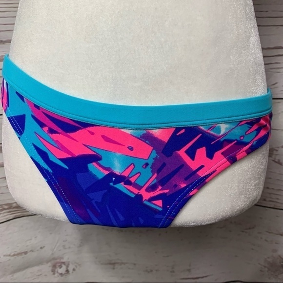 Nike Sport Better World Tropical Print Bikini - Picture 5 of 9